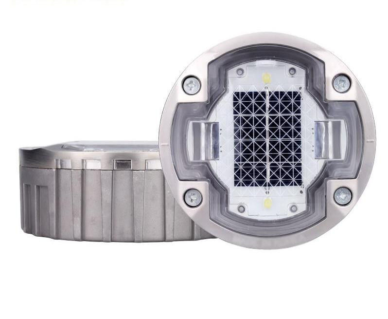 LED solaire en alliage d'aluminium PC Poteaux IP68 étanches Niveau 2V Voltage 0,825KG Source lumineuse