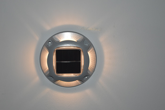 Lumière solaire de jardin Pour les escaliers de patio Lampe de chemin de jardin extérieur Lumière de clôture solaire