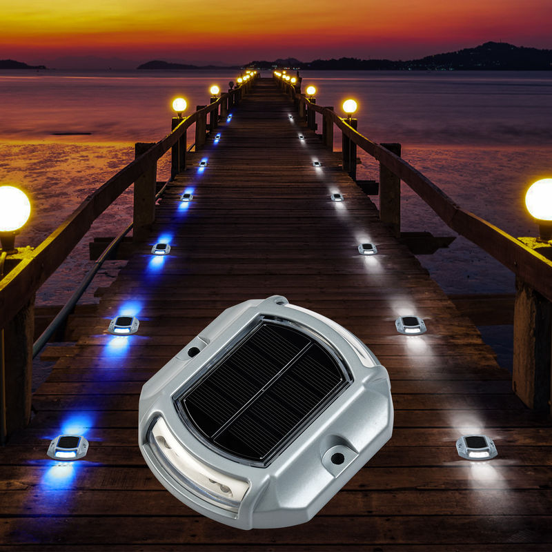 Lumière de quai solaire LED en aluminium 140 g Poids Bule/blanc froid pour les applications de quai maritimes