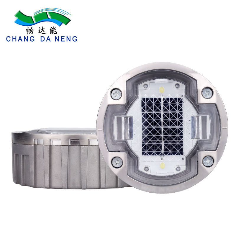 Épouvanteur solaire LED alimenté par batterie Ni-Mh pour une visibilité et des performances optimales sur la route