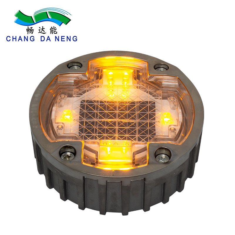Épouvanteur solaire LED alimenté par batterie Ni-Mh pour une visibilité et des performances optimales sur la route
