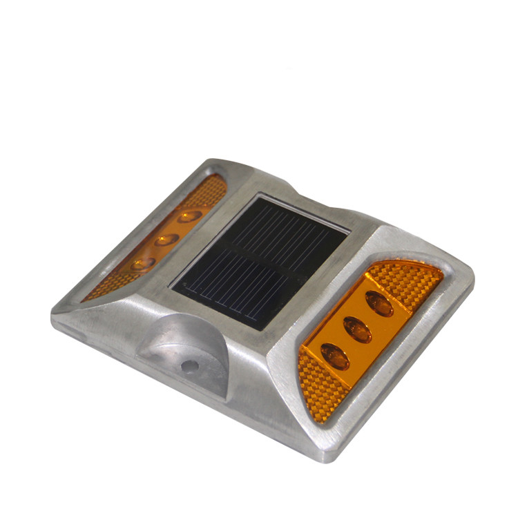 Blanc Jaune Rouge Bleu Vert 330g 2V LED Solar Powered Road Studs Température de fonctionnement -20C- 70C Alliage d'aluminium