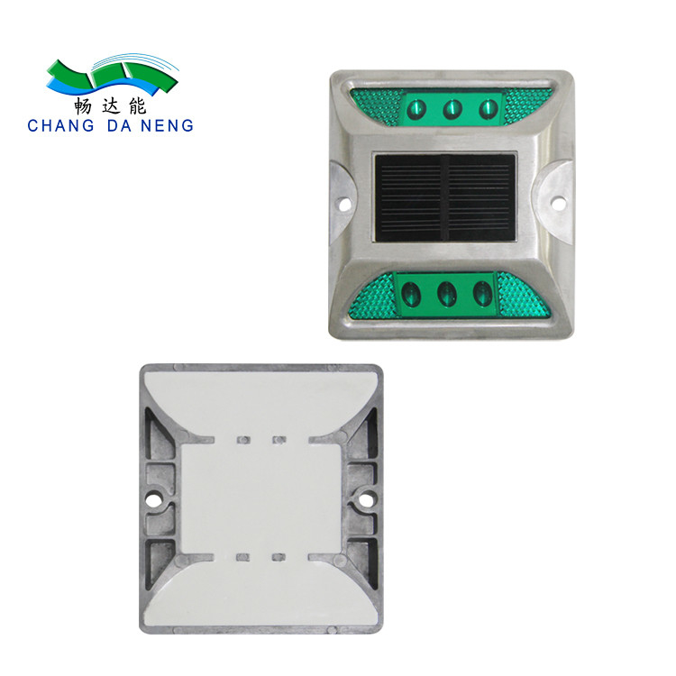 Blanc Jaune Rouge Bleu Vert 330g 2V LED Solar Powered Road Studs Température de fonctionnement -20C- 70C Alliage d'aluminium