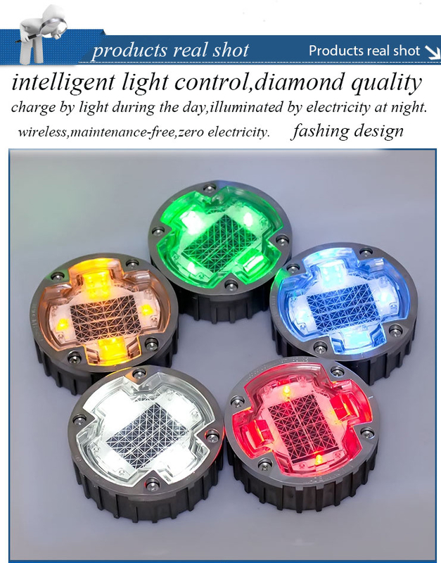 Des étriers solaires pour la route en alliage d'aluminium avec batterie rechargeable à lumière LED de 1,2 V/600 mAh MSDS