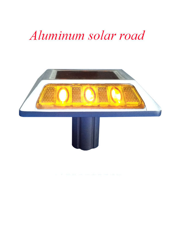 Marqueurs routiers solaires avec alliage d'aluminium et matériaux PC pour l'avertissement de sécurité