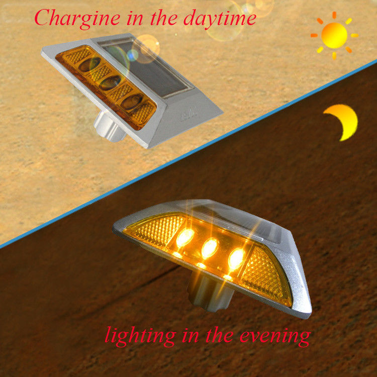 Marqueurs routiers solaires avec alliage d'aluminium et matériaux PC pour l'avertissement de sécurité