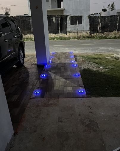 Lumière solaire LED haute luminosité en aluminium et en matériau PC avec roulement de 3 t