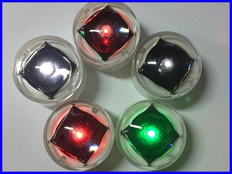 Lumière Sous-sol de l'aluminium routiers solaires rondes intégrées LED Light Beacon Marqueurs routiers