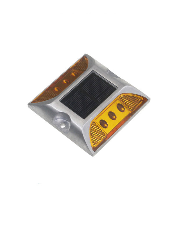 Construction routière Poteaux routiers solaires avec une durée de fonctionnement ≥ 100h et un niveau d'étanchéité IP68 en blanc/jaune/rouge/bleu/vert