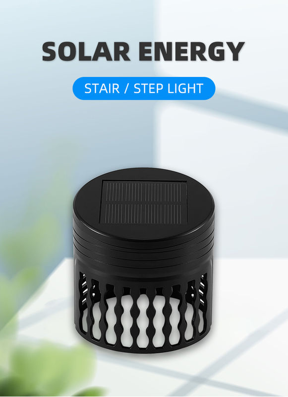 Lampe de clôture solaire avec une durée de vie de 50 000 heures, angle de faisceau de 120° et garantie de 2 ans pour la décoration de jardin extérieur