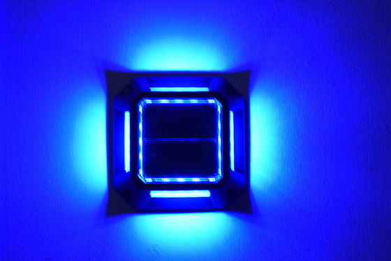 Ip68 étanche à l'eau solaire sans fil Jardin de sol lumière extérieure LED Deck Lumières de l'allée du quai de mur de lumière