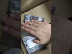 un goujon solaire en aluminium latéral de route